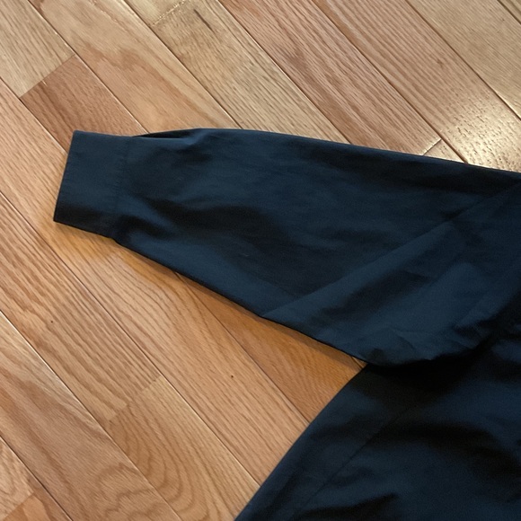 Athleta Black Button-Front Lightweight Shirt NWOT cropped large performance - Picture 5 of 13